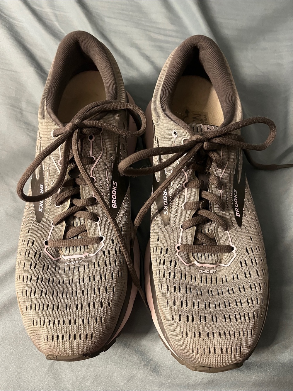 Brooks Size 10 Ghost 13 Women's Sneakers in Gray and Black with Lavender Accents